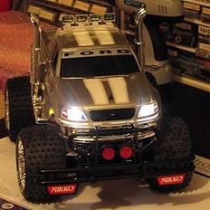 Bil Nikko Ford Python