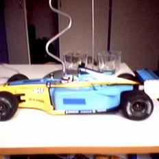 Bil Renault F1 Carisma