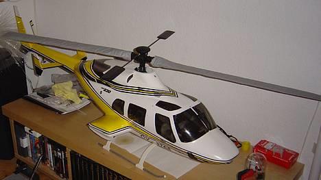 Helikopter Bell 230 billede 1