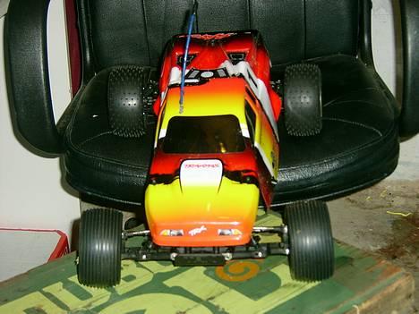 Bil Traxxas Nitro Rustler billede 3