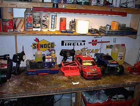 Bil Kyosho Pure Ten Alpha - Bilstallen, Bilen er til Venstre i bildet billede 2