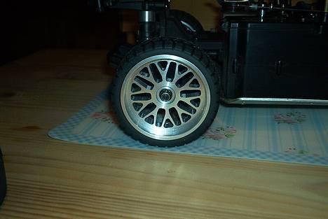 Bil Subaru Impreza QRC. - Her er "hun" monteret med helt nye alu-ruller......(min kammarat har lavet dem) billede 9