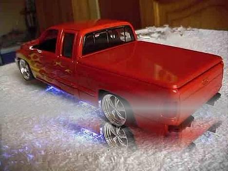 Bil pick up - der er sket et eller andet med computeren så billedet er gået lidt i stykker. billede 2