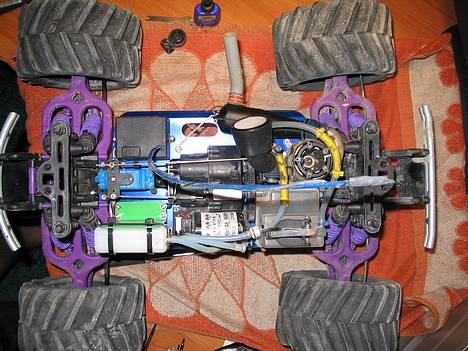 Truck Traxxas T-Maxx 2.5 - Oppefra billede 6