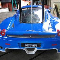 Bil Tamiya Enzo Ferrari TT-01