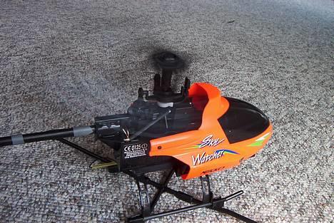 Helikopter Bagrotoren er gået stykk. - Det er så helikopteren imens den tar et par omdrejninger billede 1