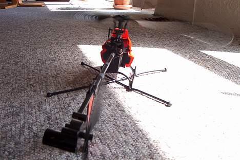 Helikopter Bagrotoren er gået stykk. - Motoren står og tar et par omdrejninger billede 14