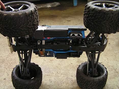 Truck traxxas revo billede 10