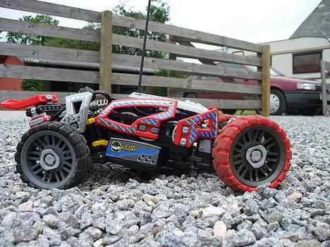 Bil Lego Dirt Crusher - Her ser man den fra siden, i gruset,, billede 3