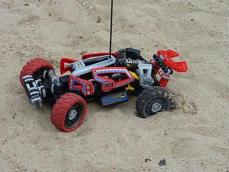 Bil Lego Dirt Crusher - Her har den lavet et hul i sandet .. billede 10