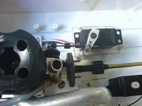 Båd Water Rush - så er gaz servoen monteret billede 14