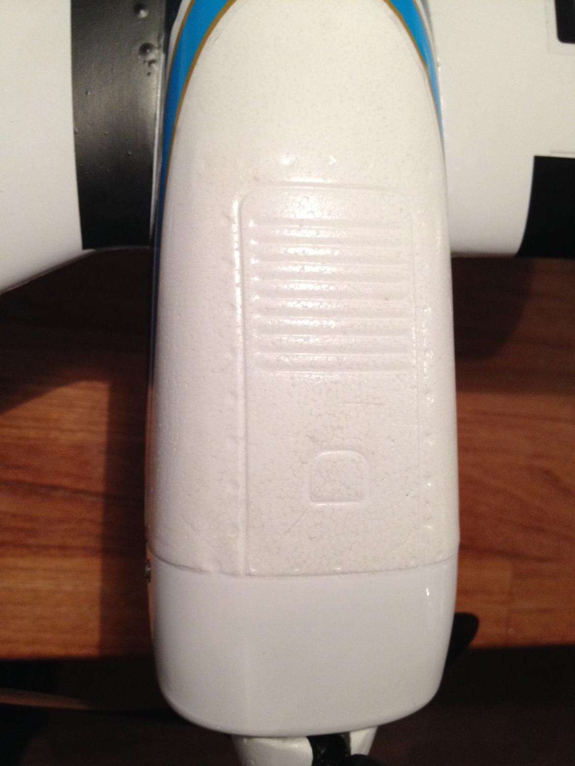 Fly PIPER PA34 VE29 Twin R.I.P - Fin lille detalje på motor gondol billede 6