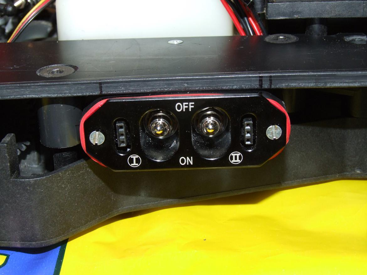 Bil Compagnucci Ferrari F50 - Dobbelt afbryder så radiogrej og tændingssystem kan tændes hver for sig. billede 19