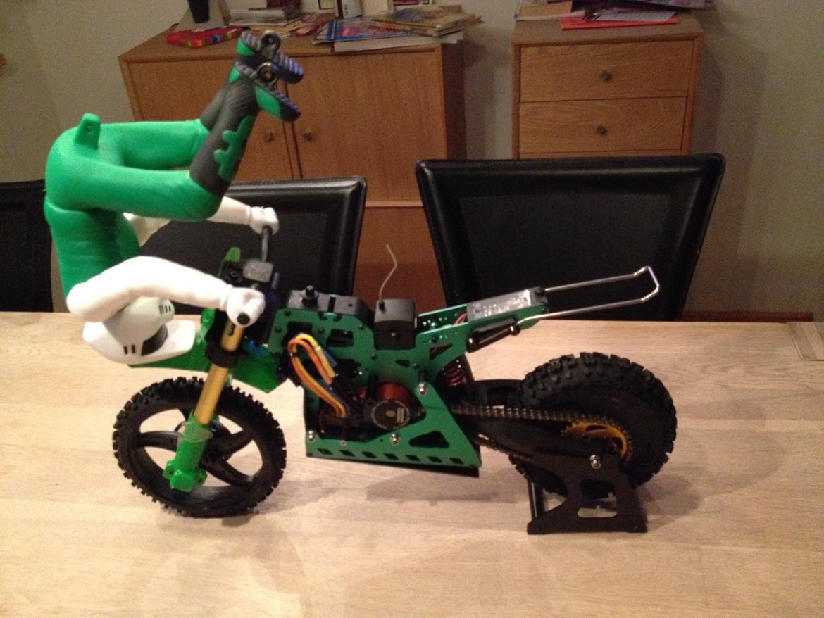 Motorcykel SkyRC SR4 1/4 Scale billede 5