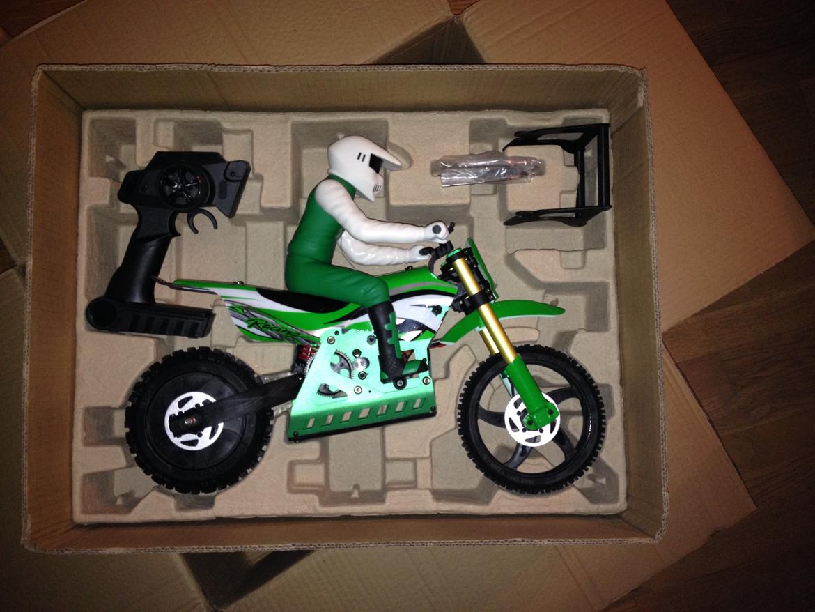 Motorcykel SkyRC SR4 1/4 Scale billede 7
