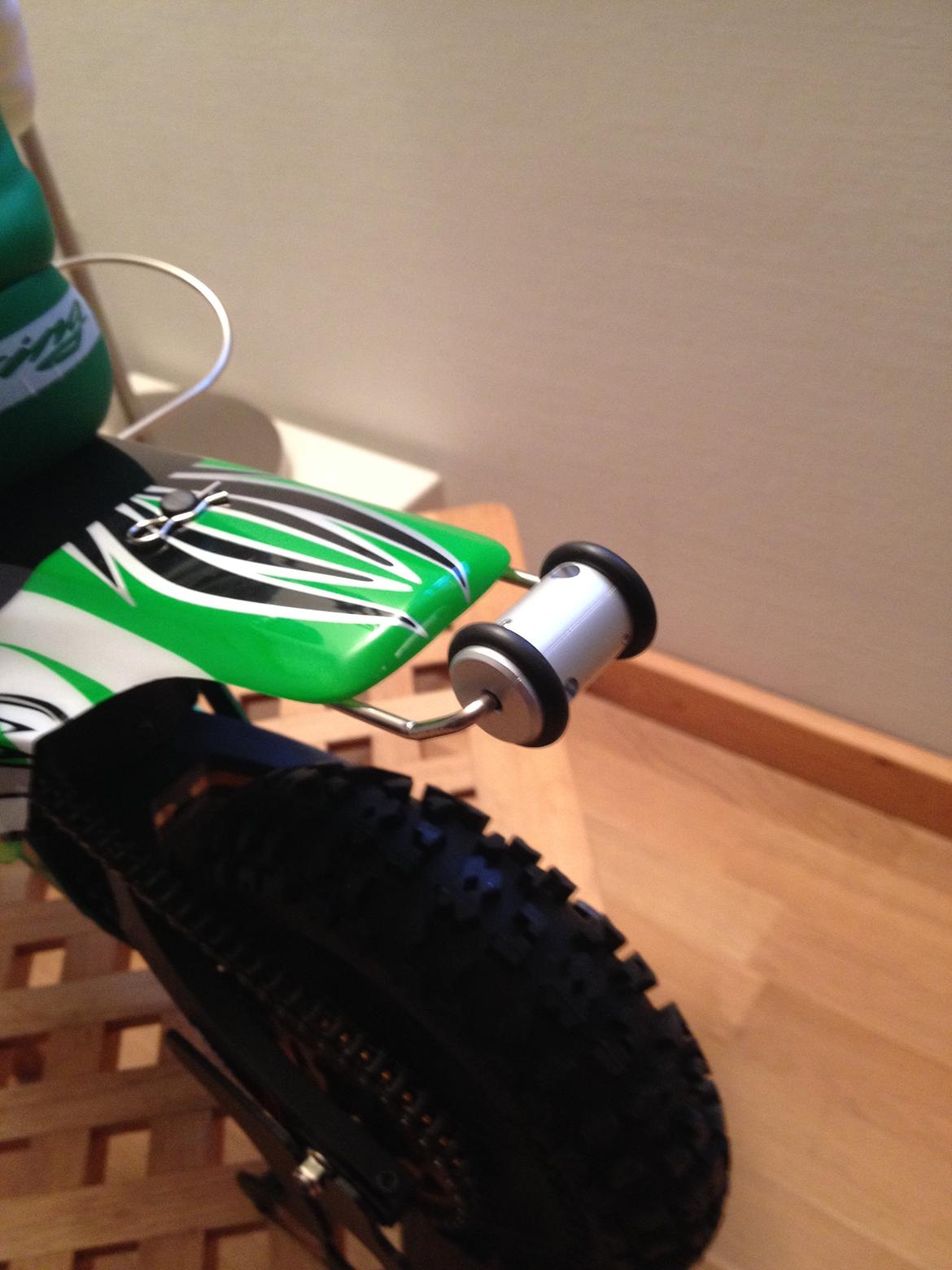 Motorcykel SkyRC SR4 1/4 Scale billede 10