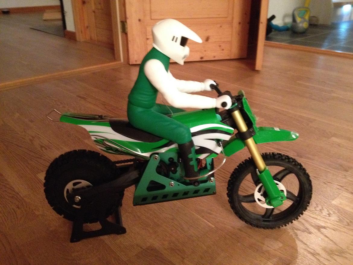 Motorcykel SkyRC SR4 1/4 Scale billede 11