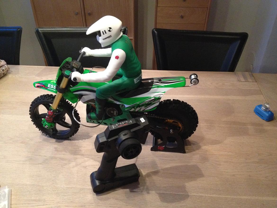 Motorcykel SkyRC SR4 1/4 Scale billede 12