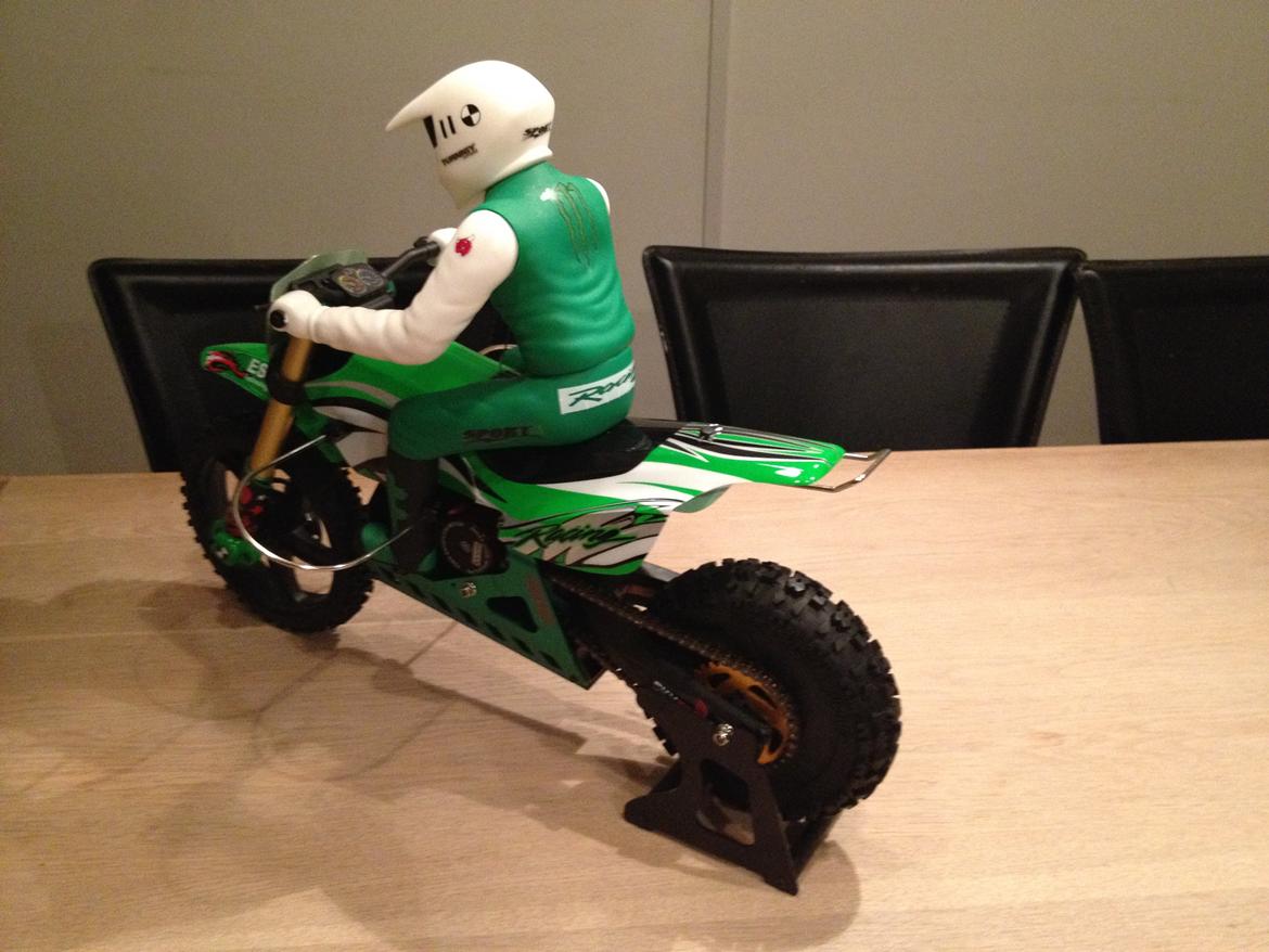 Motorcykel SkyRC SR4 1/4 Scale billede 18