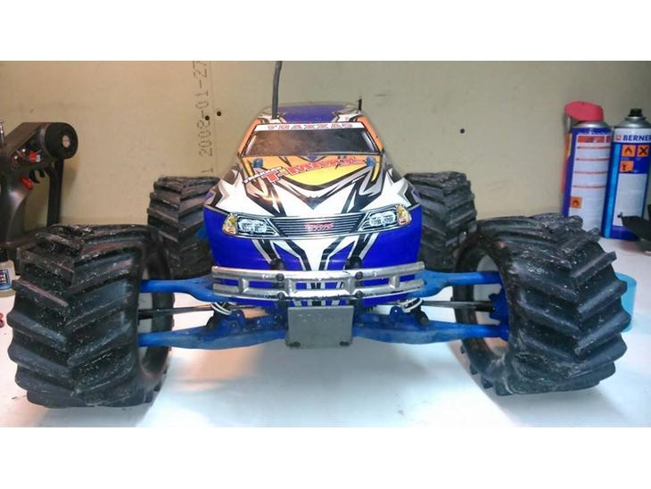 Bil traxxas t-maxx 3,3 billede 1
