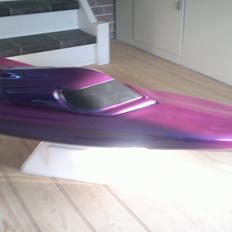 Båd purple light flying fish II
