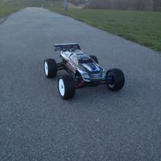 Bil Traxxas e-revo 