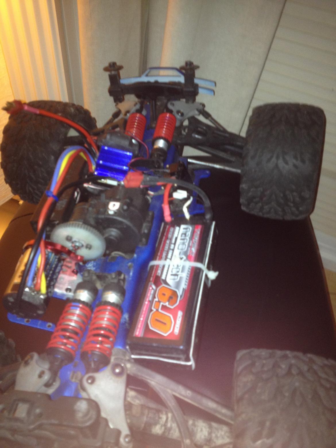 Bil Traxxas revo  billede 1
