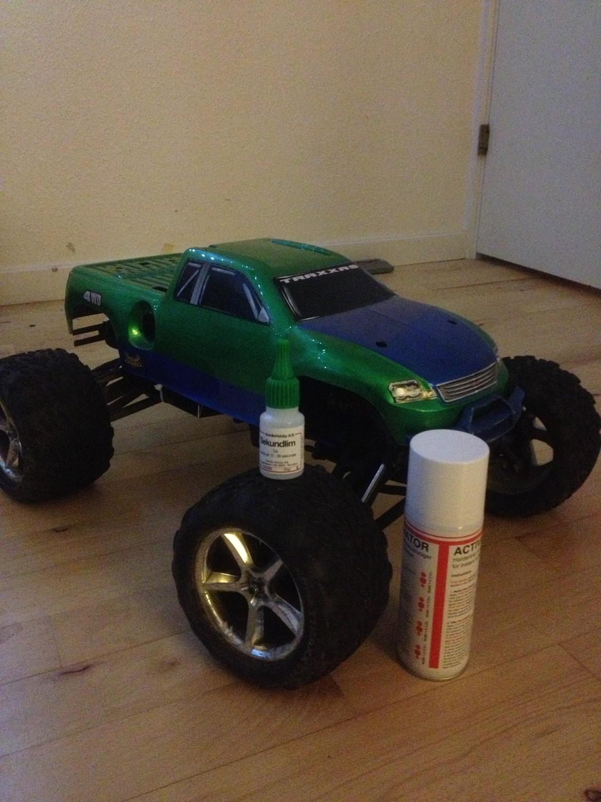 Bil Traxxas revo  billede 4