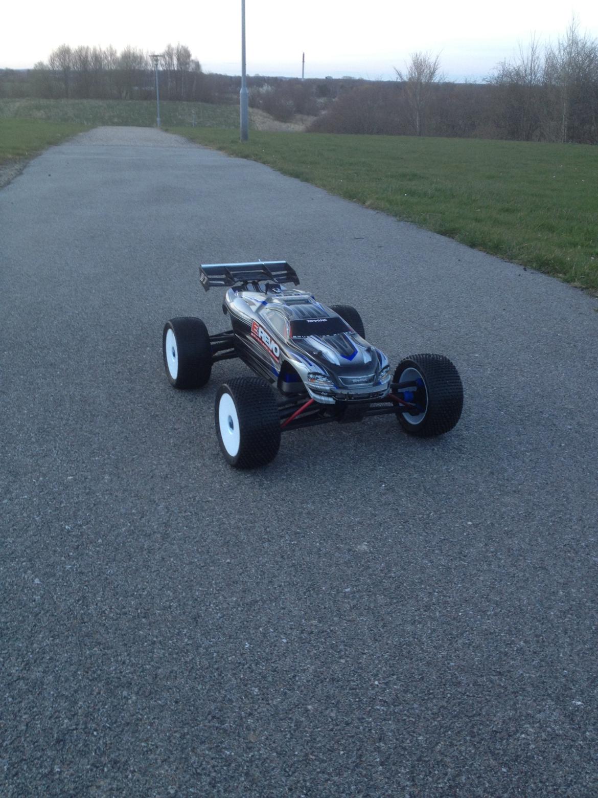 Bil Traxxas e-revo  billede 1