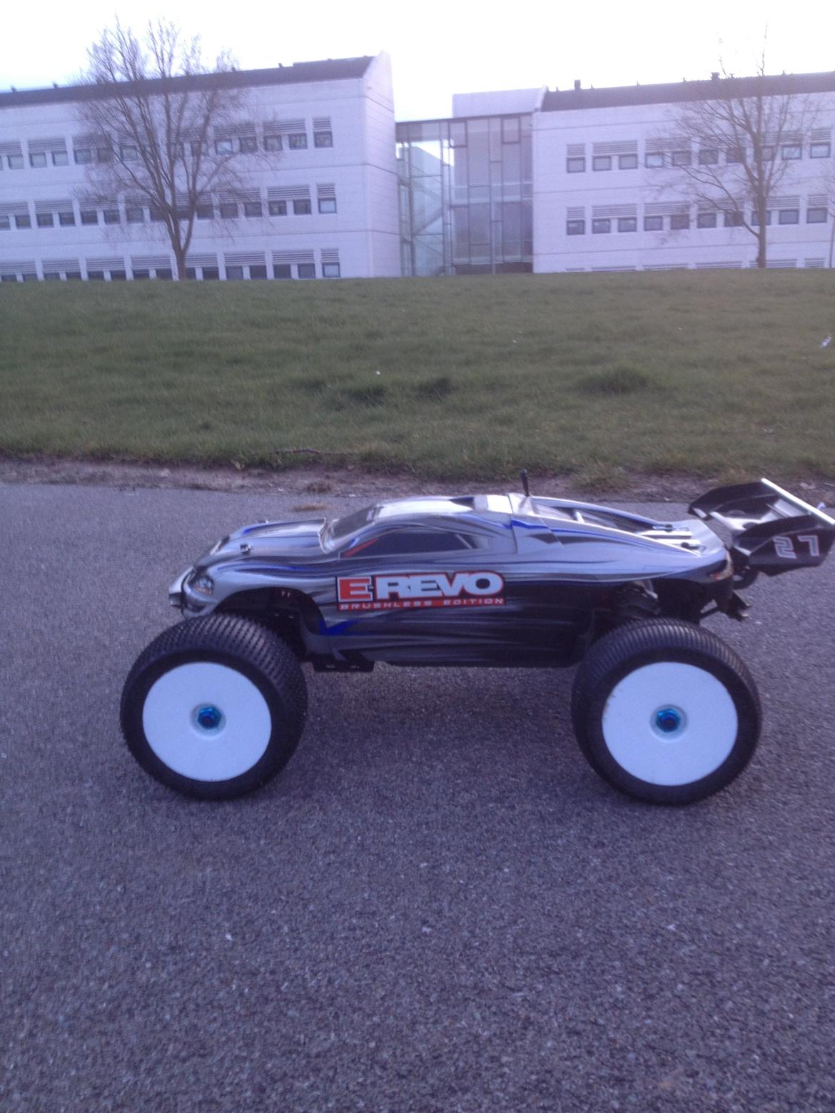 Bil Traxxas e-revo  billede 4