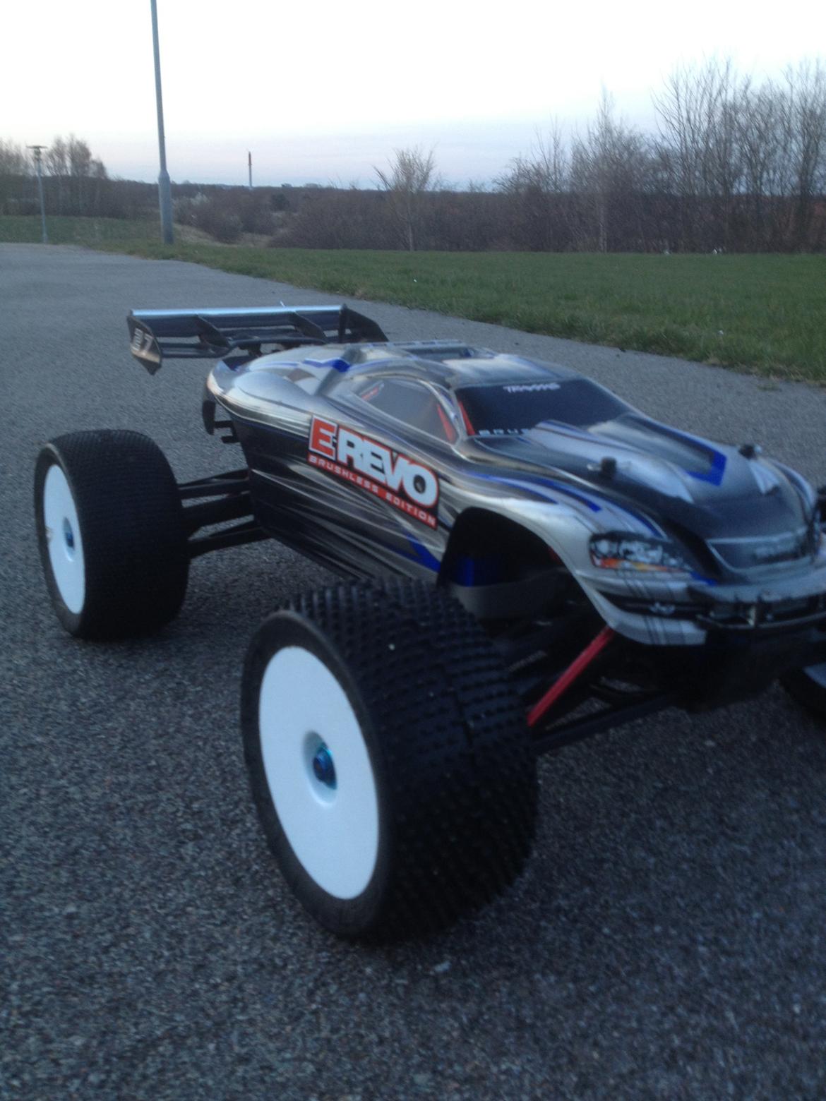 Bil Traxxas e-revo  billede 8