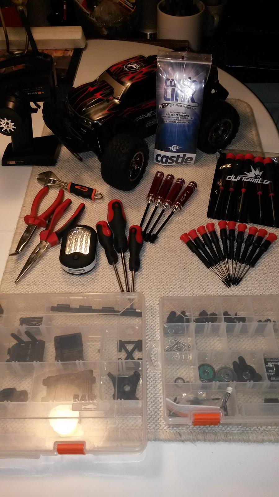 Bil tidligere rc.. HPI SAVAGE XS FLUX Brushless - Fandt hurtig ud af at jeg ikke kunne undvære værktøj når jeg kørte galt.. billede 6