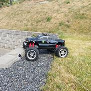 Off-Roader Traxxas E-maxx