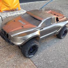 Off-Roader Traxxas slayer 4x4 3.3 nitro