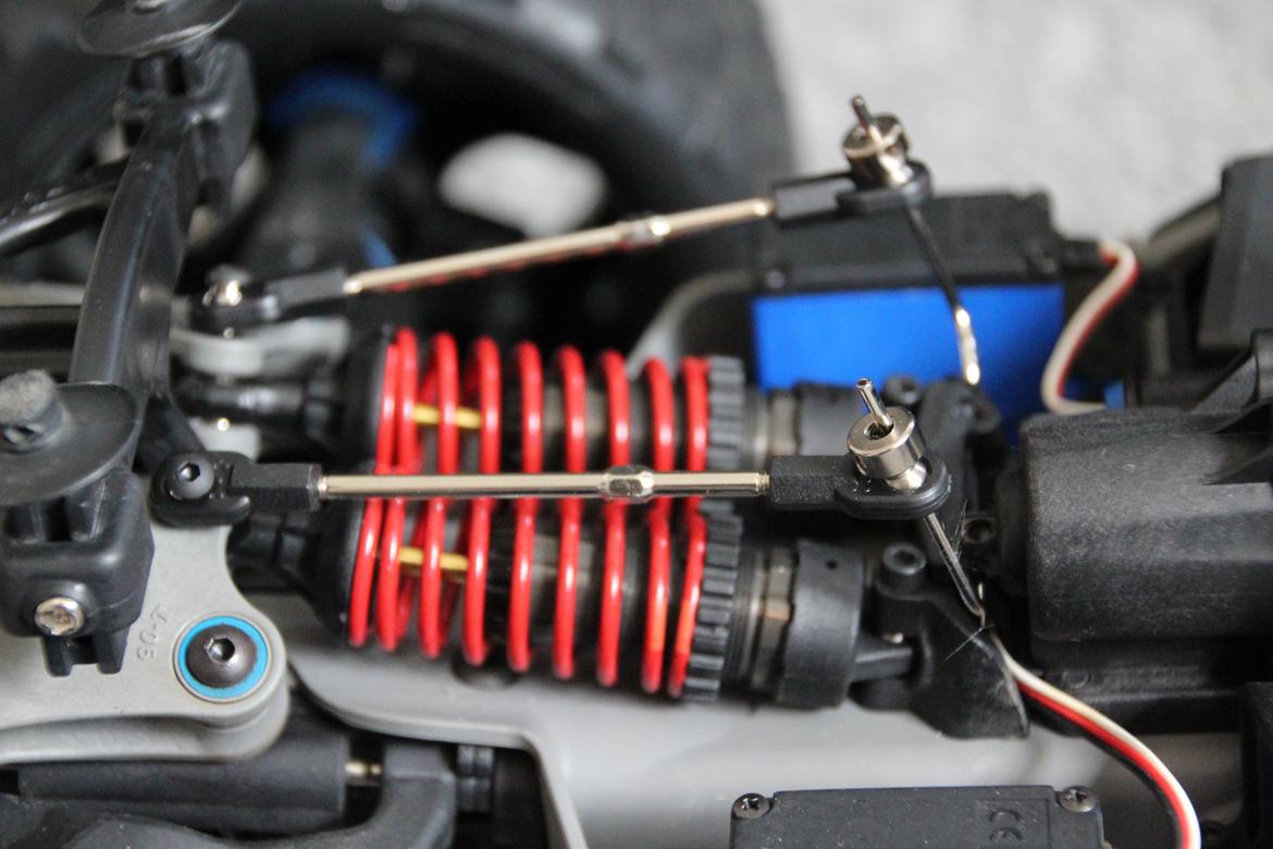 Off-Roader Traxxas E-revo Brushless - Eftermonteret Sway-Bar billede 11