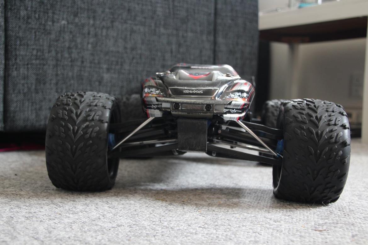 Off-Roader Traxxas E-revo Brushless billede 4