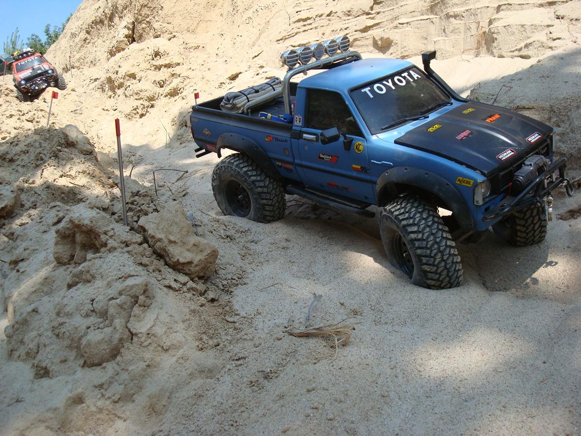 Off-Roader Axial SCX-10 Toyota Hilux billede 9