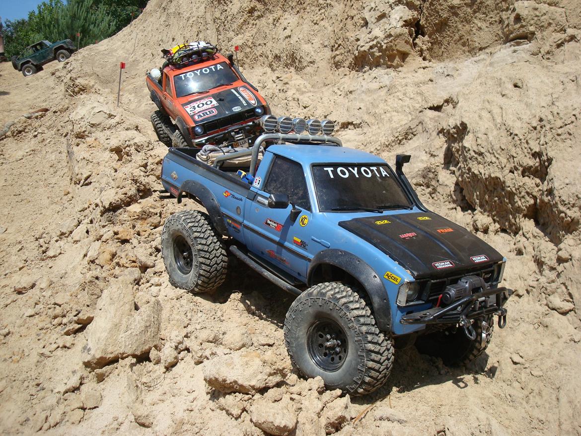 Off-Roader Axial SCX-10 Toyota Hilux billede 8