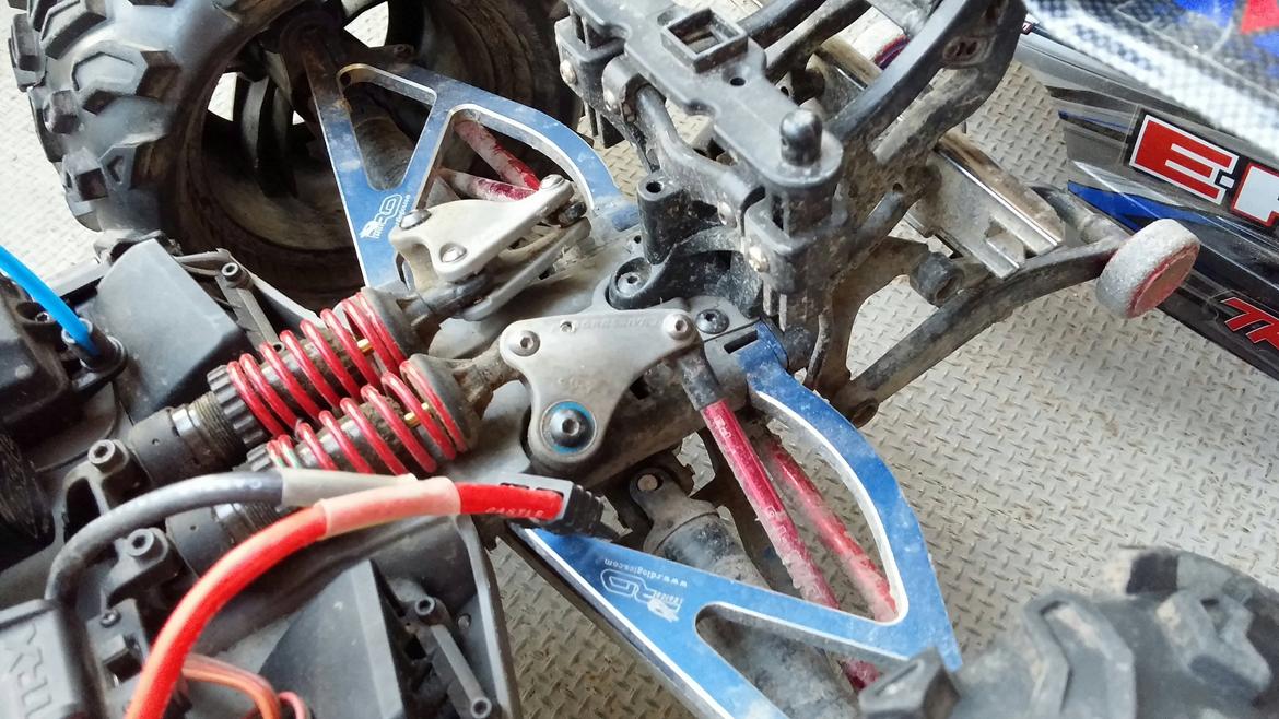 Buggy Traxxas E-Revo Brushless billede 3