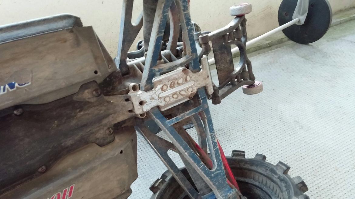 Buggy Traxxas E-Revo Brushless billede 6