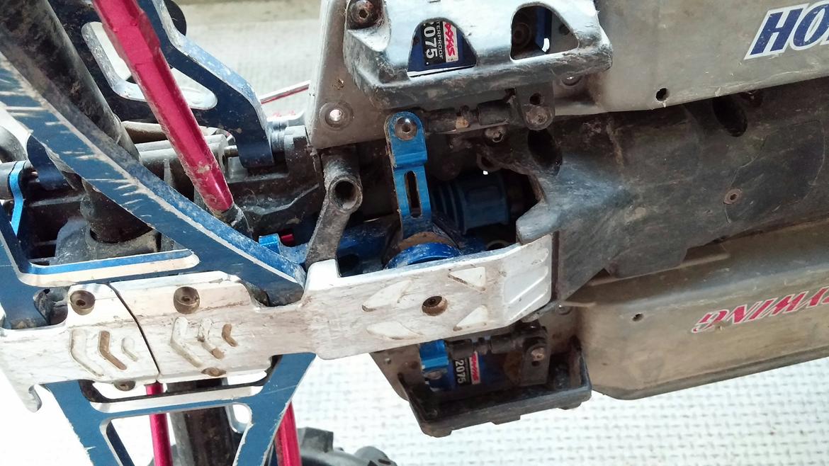 Buggy Traxxas E-Revo Brushless billede 7