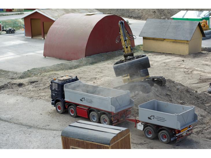 Lastbiler scania v8 8x4 med tip og kærre billede 1