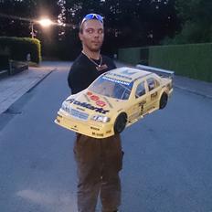 Bil fg on road mercer