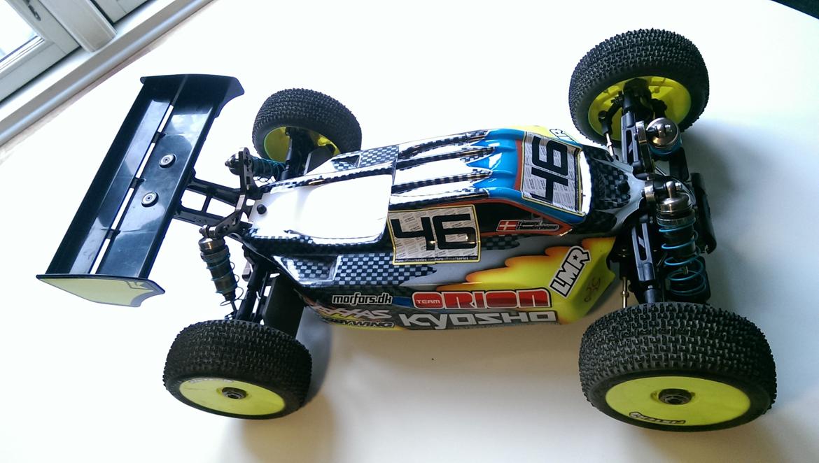 Buggy Kyosho 1:8 Brushless buggy billede 5