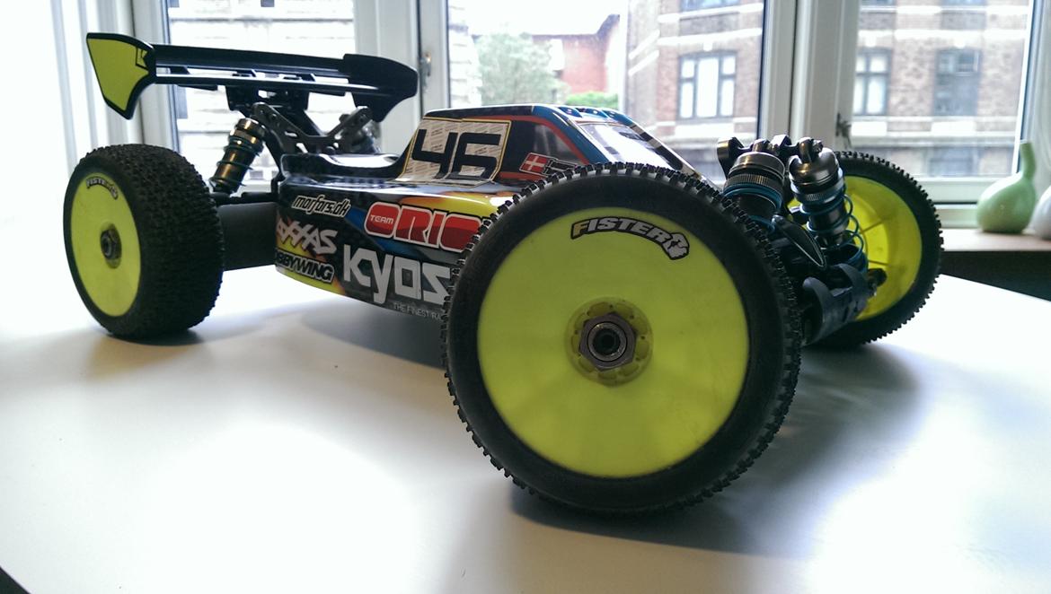 Buggy Kyosho 1:8 Brushless buggy billede 6