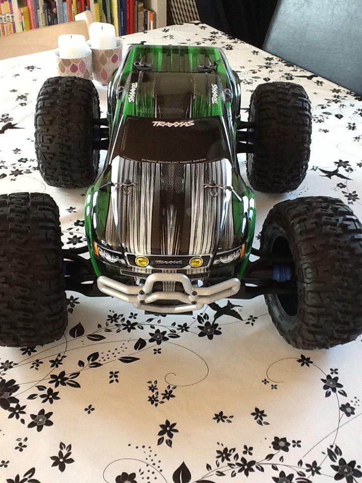Off-Roader Traxxas E-maxx billede 1