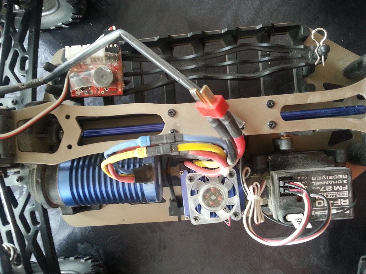 Off-Roader Stealth X09 Truggy Brushless billede 9