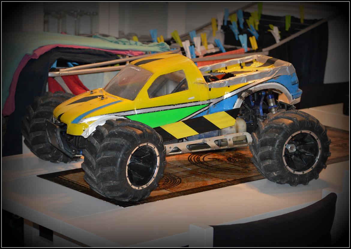 Truck HIMOTO MEGAP MXT-5 OFF-ROAD MONSTER 30 ccm 4WD billede 1