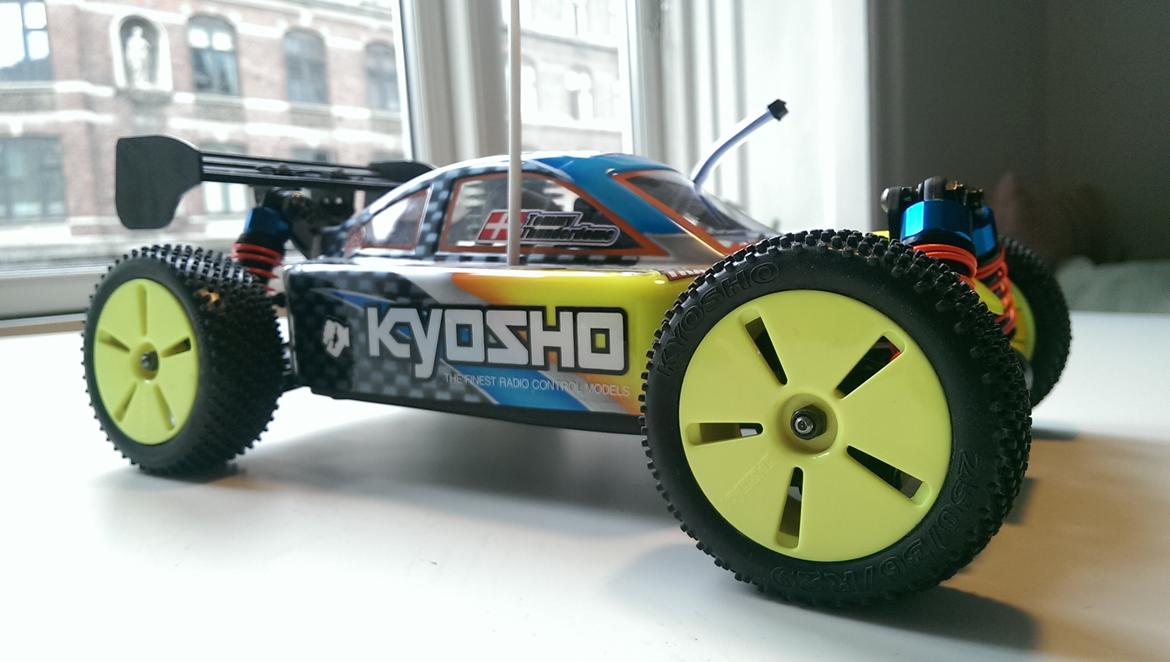 Buggy Kyosho mini inferno nitro billede 2