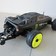 Bil Traxxas Rustler *Black Beast*